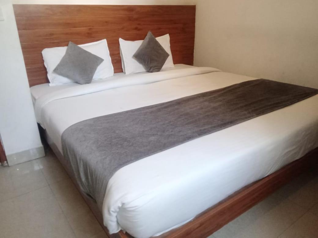 Triple One Hotel Tapovan Rishikesh,Near Laxman Jhula Exterior photo
