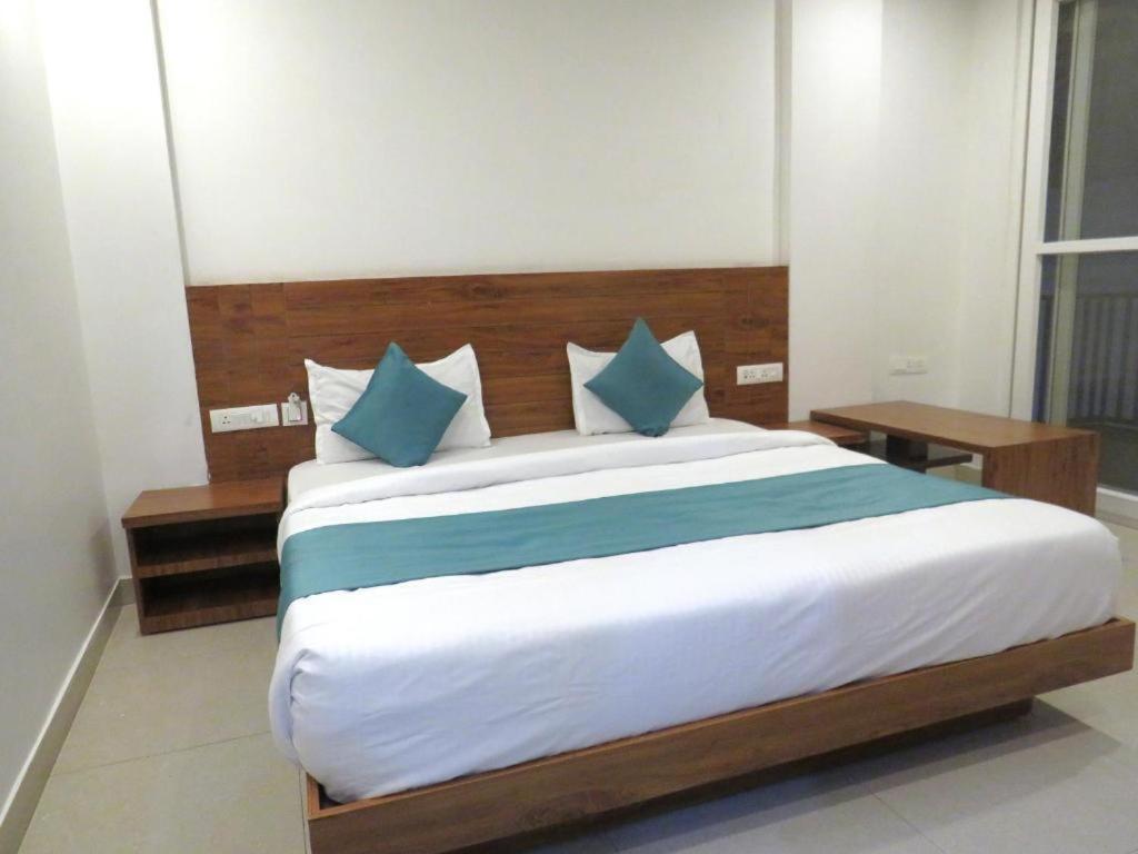 Triple One Hotel Tapovan Rishikesh,Near Laxman Jhula Exterior photo
